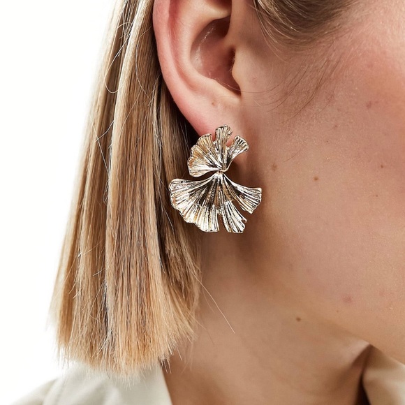 Textured Leaf Drop Earrings - New! - Picture 7 of 7